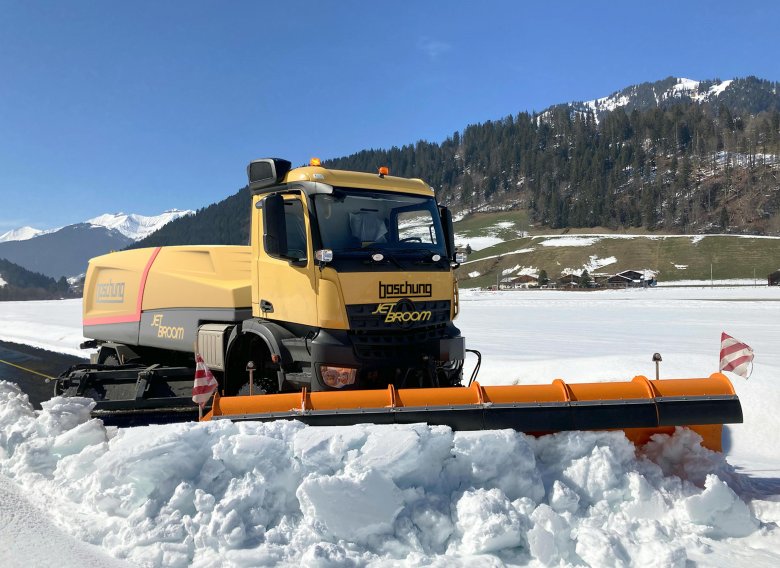 Вакуумная подметально уборочная машина