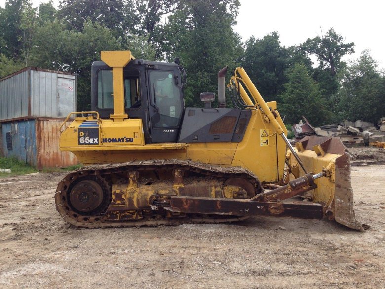 Бульдозер комацу