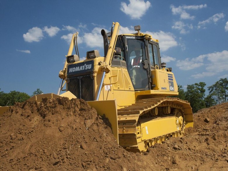 Бульдозер komatsu d65ex-16