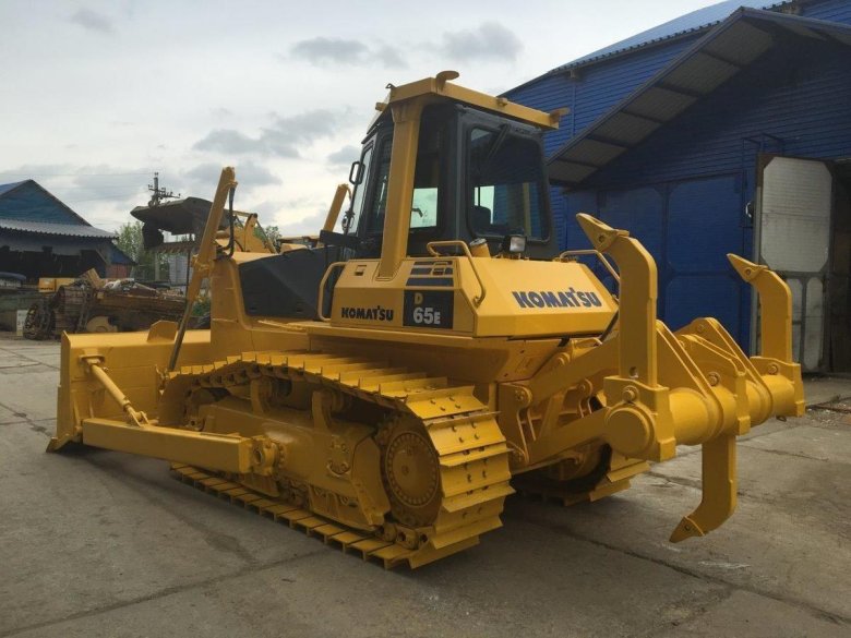 Бульдозер komatsu d65