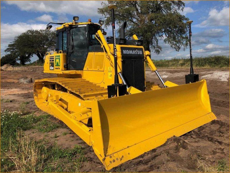 Бульдозер komatsu d65