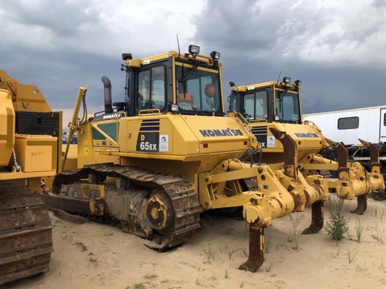 Бульдозер komatsu d65