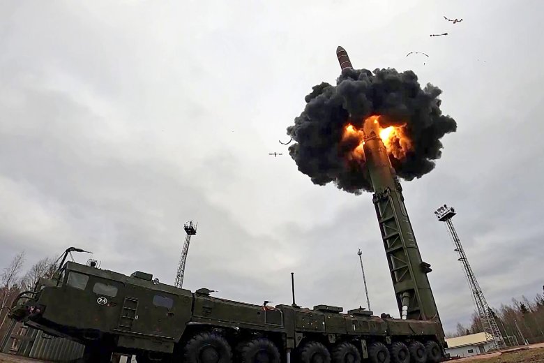 Баллистическая ракета средней дальности орешник