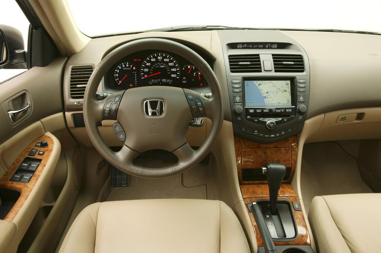 Honda accord 2005 салон