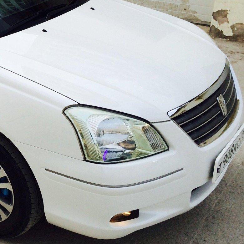 Тойота премио 2004