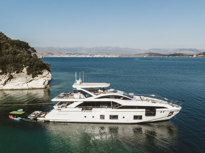 Яхта azimut grande 32 metri