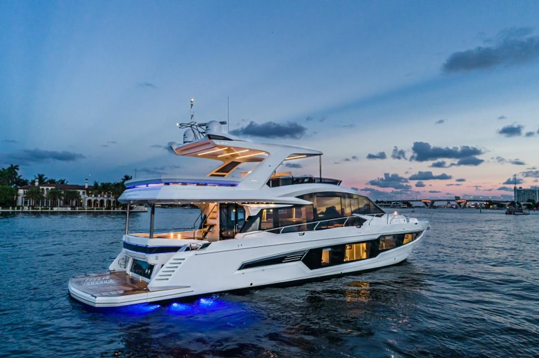 Galeon 680 fly
