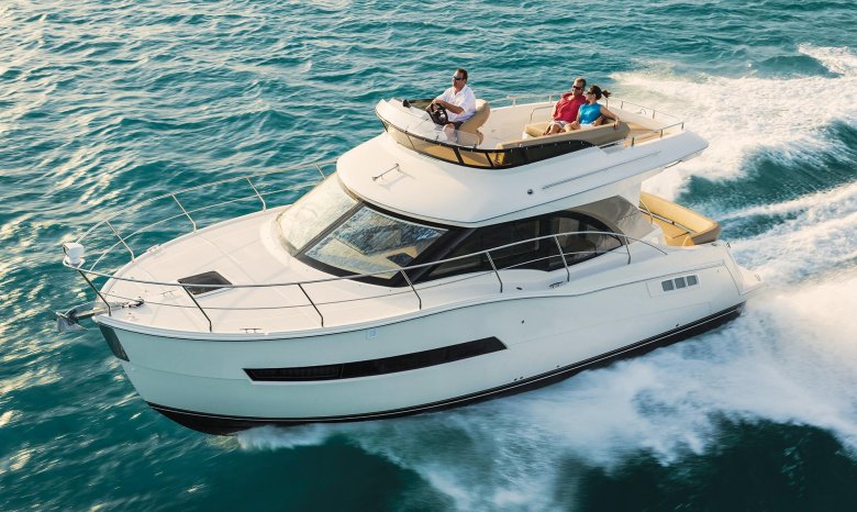 Яхты с флайбриджем до 20 метров