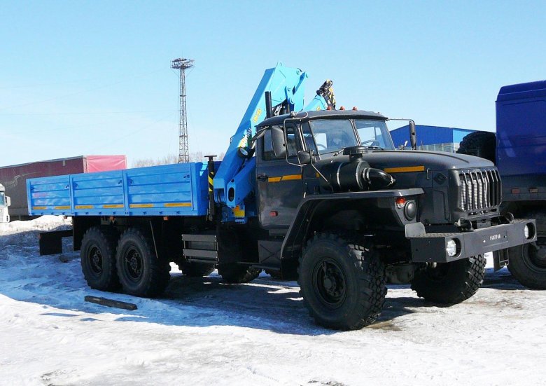 Урал 4320 бортовой с манипулятором