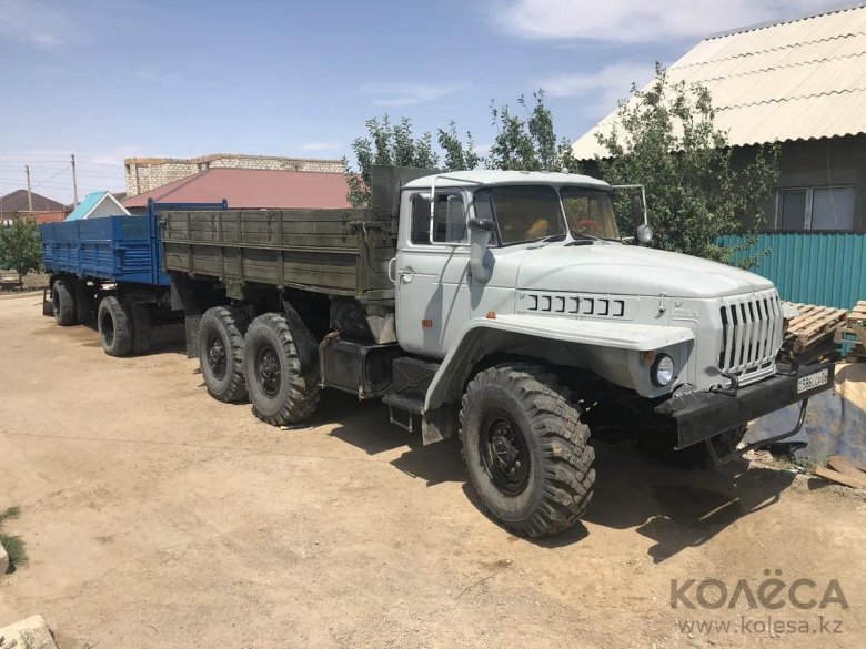 Седельный тягач урал