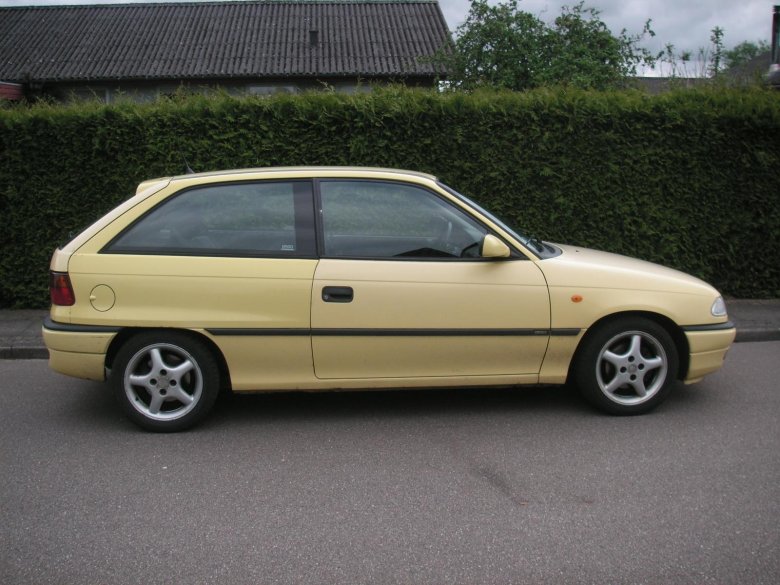 Opel astra 1996 хэтчбек