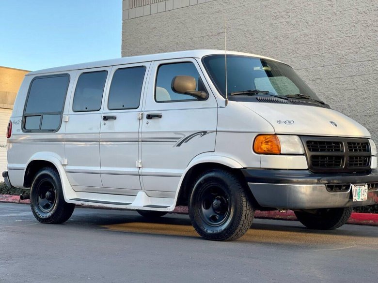 Dodge ram van 2003