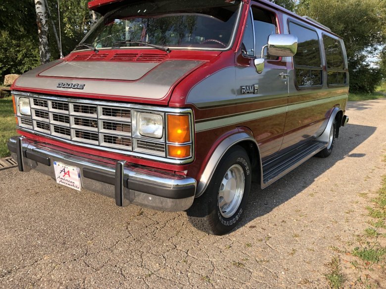 Dodge ram van b250