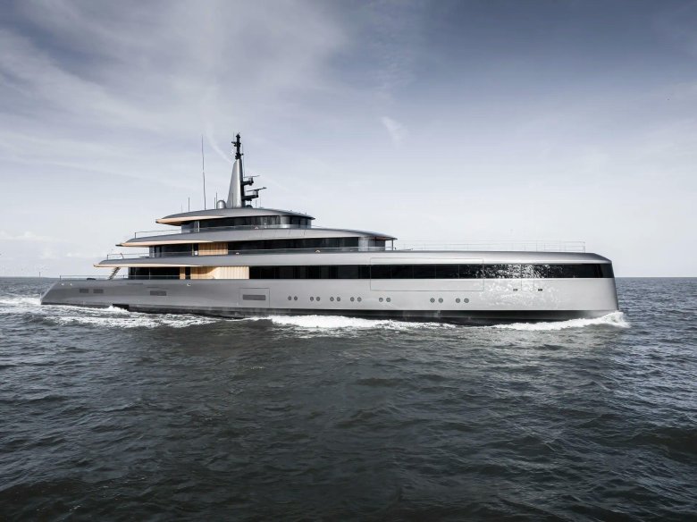 Sanlorenzo yacht 64 steel attila