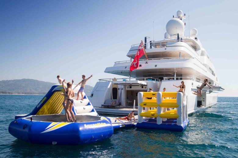 Роскошная яхта