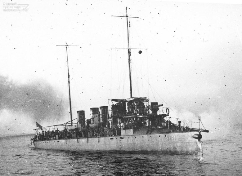 Эскадренный миноносец новик