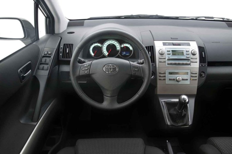 Toyota corolla verso 2006