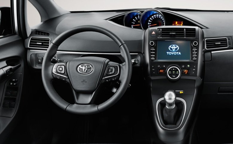 Toyota verso 2013 салон