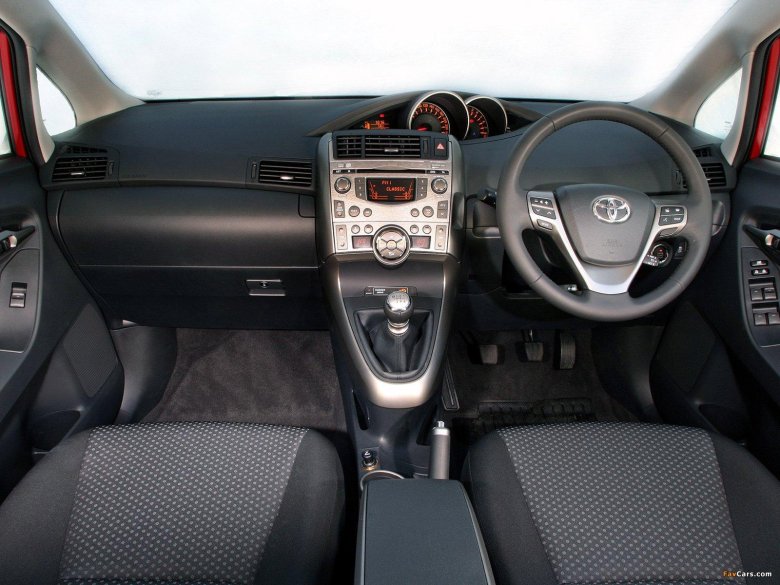 Toyota verso 2009 салон