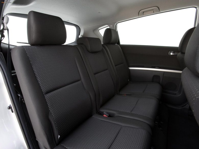 Toyota corolla verso 2007 салон