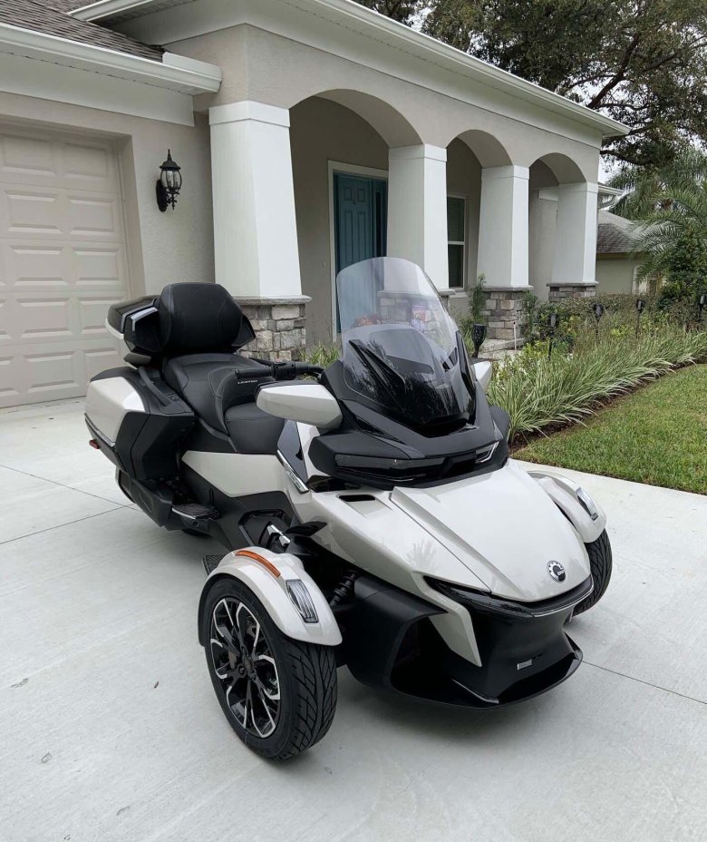 Трицикл брп спайдер 2020