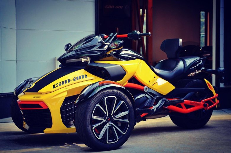 Brp can am spyder roadster