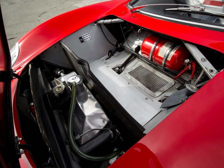 Двигатель автомобиля