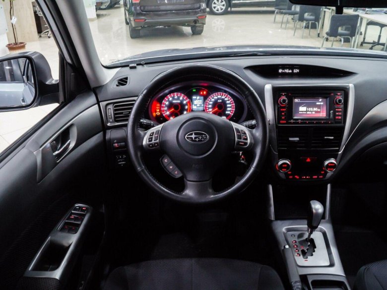 Subaru forester 2011 салон