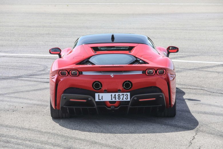 Ferrari sf 90 stradale spider