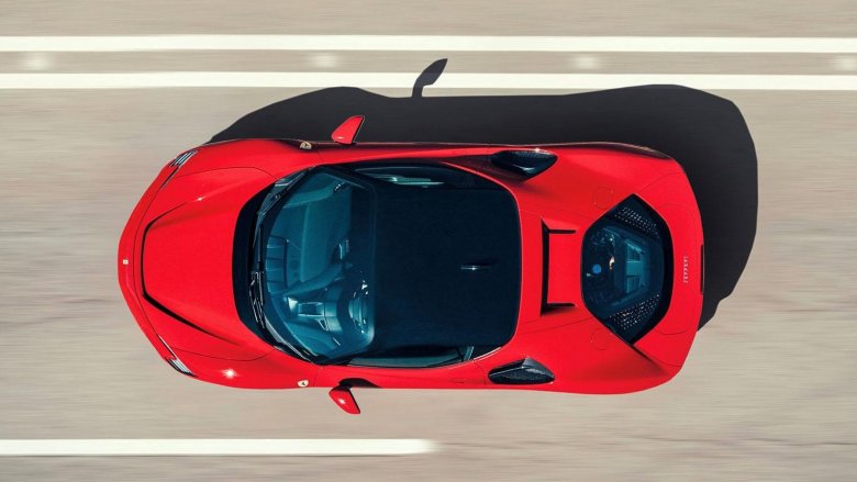 Феррари сф90