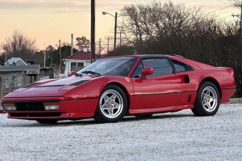 1989 ferrari 328 gts .