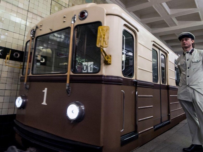 Ретро поезд метро москва 1935