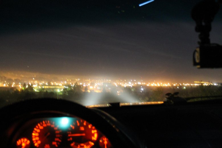 Вид из машины ночью