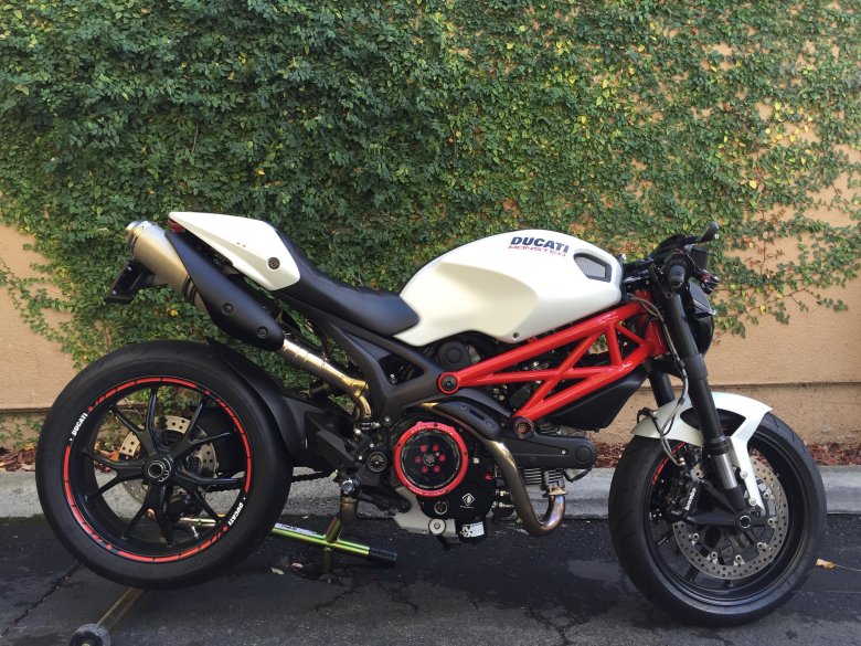 Ducati monster 1100 evo