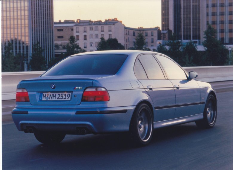 Bmw m5 e39 2001