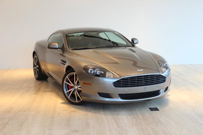 Aston martin db9 2010