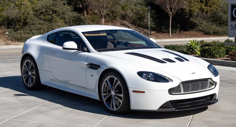 Aston martin v12 vantage