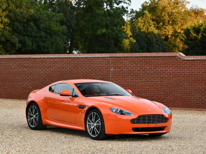 Aston martin v 12 vantage