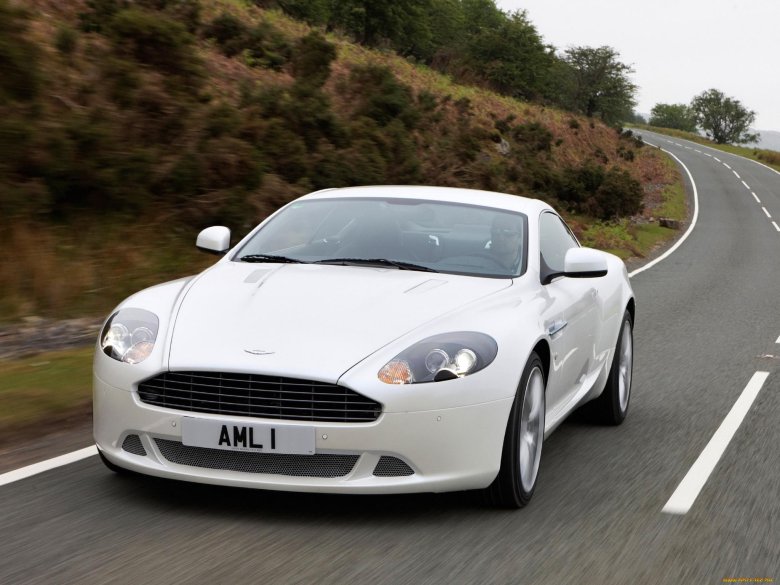Автомобиль aston martin