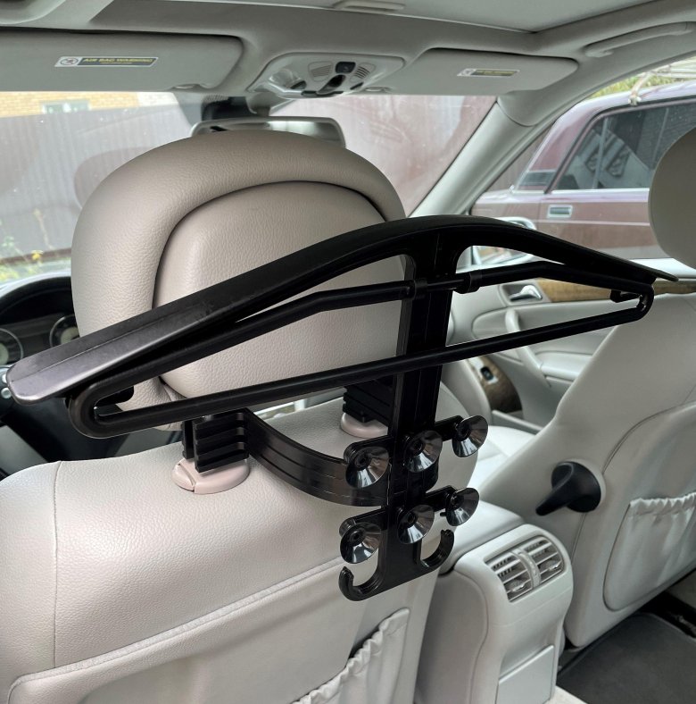 Вешалка автомобильная на подголовник для одежды