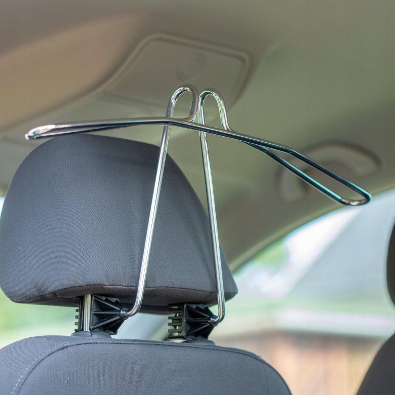 Универсальная автомобильная вешалка для одежды