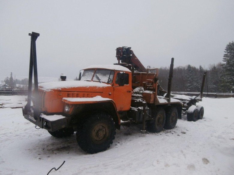 Урал 4230 лесовоз