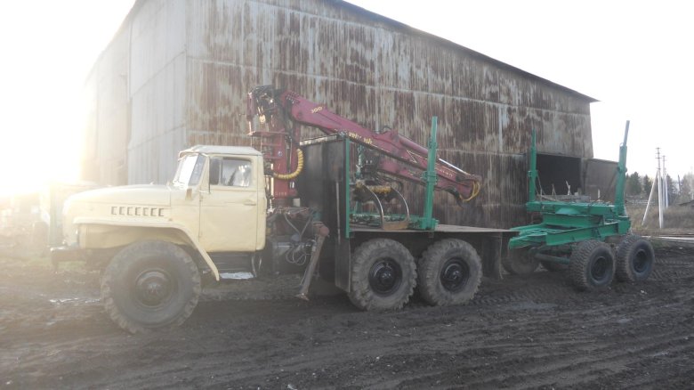 Урал фискарс лесовоз