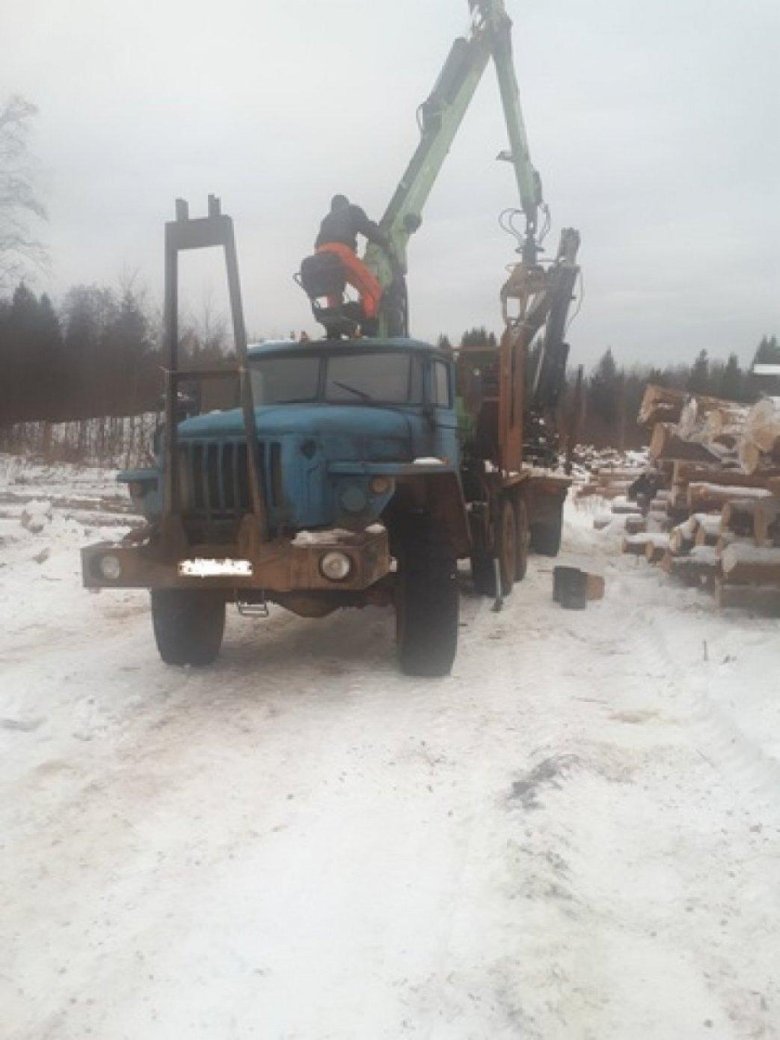 Урал лесовоз