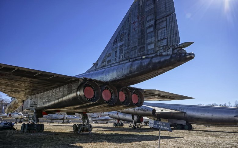 Бомбардировщик т-4-сотка