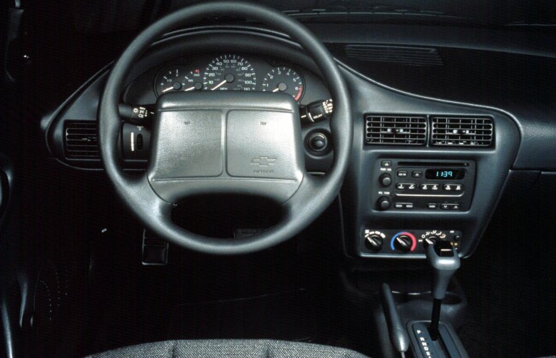 Chevrolet cavalier 1995 салон