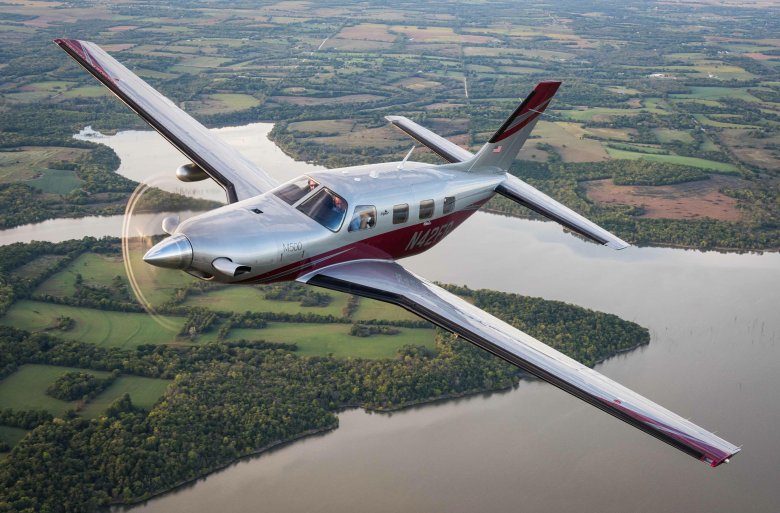Легкомоторный самолет \ piper pa-32\