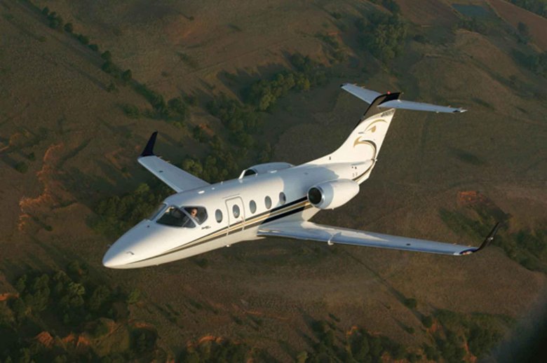 Hawker 400