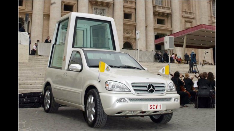 Папамобиль папы римского