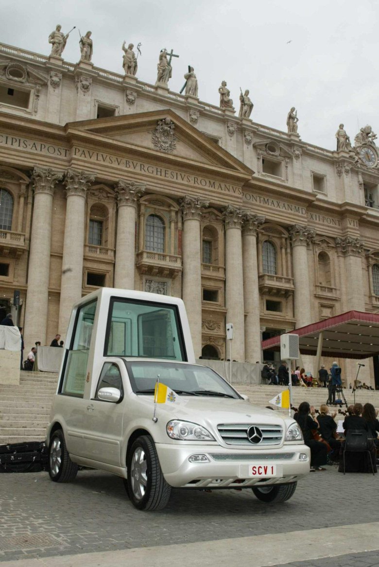 Папамобиль мерседес